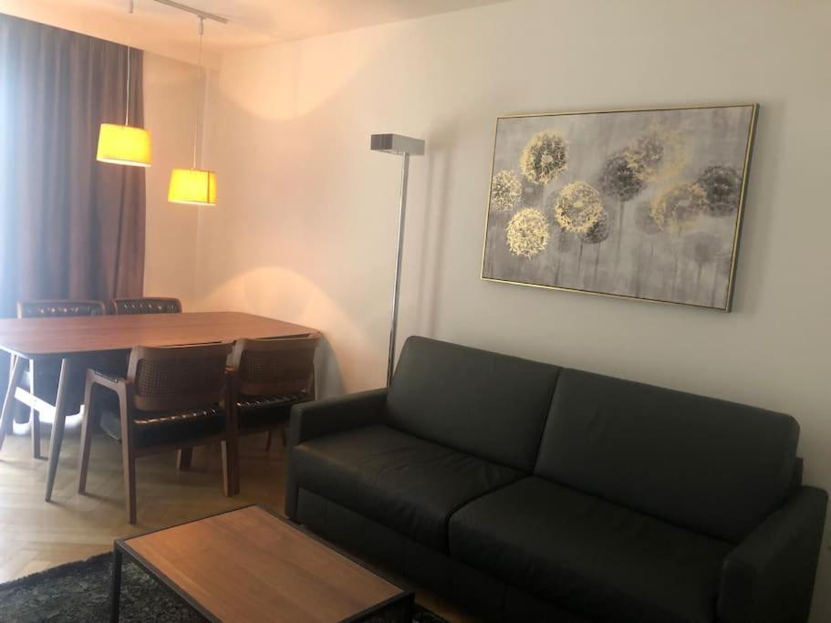 Executive 1Br Flat, City Center - Hammer 3 Zurich Bagian luar foto